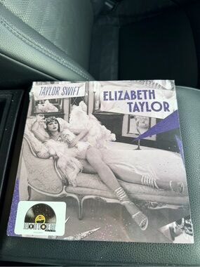 RSD 2026 Taylor Swift - Elizabeth Taylor Record Store Day Excl. 7" Vinyl In Hand